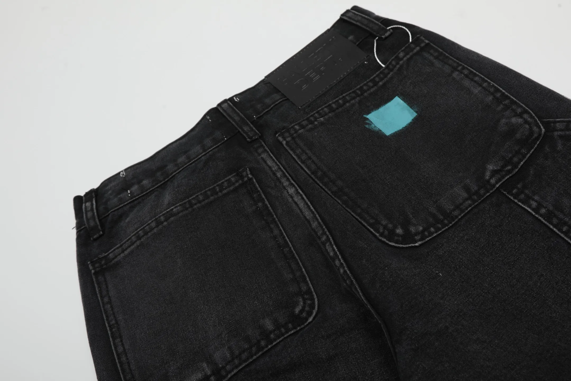 #8168 P250💰 GALLERY DEPT American retro splash-ink splicing micro-horn logging overalls raw edge jeans - Original purchase and pattern making to truly restore the ultimate texture of Vintage - Original hardware accessories, washed and other elevators, QR code analysis are all purchased from the original factory, high degree of restoration, welcome to compare with a certain product ~ - Three-dimensional version Loose and comfortable, not picky about the figure, taller and slimmer, factory Seiko, original factory quality control, same style for men and women, can be matched with couples Versatile recommendation: must-have jeans for all seasons Size: S-XXL (28-36)